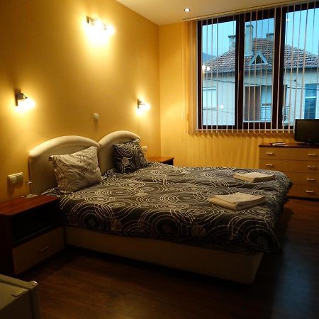 ספרבה בניה Guest House Ivel מראה חיצוני תמונה