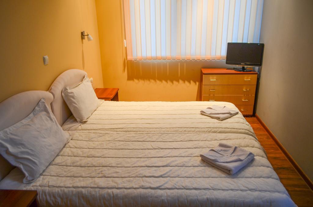 ספרבה בניה Guest House Ivel מראה חיצוני תמונה