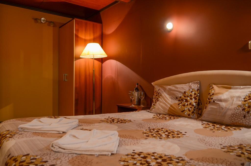 ספרבה בניה Guest House Ivel מראה חיצוני תמונה