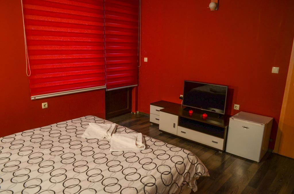 ספרבה בניה Guest House Ivel מראה חיצוני תמונה