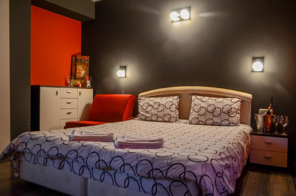 ספרבה בניה Guest House Ivel מראה חיצוני תמונה