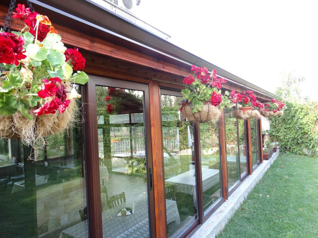 ספרבה בניה Guest House Ivel מראה חיצוני תמונה