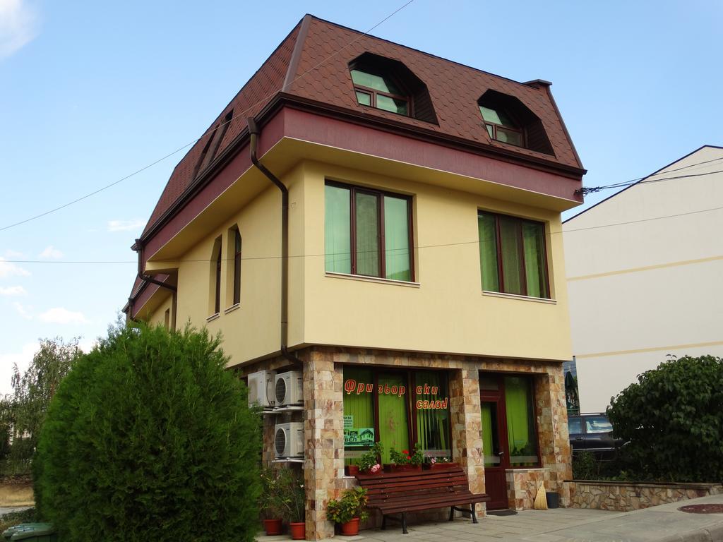 ספרבה בניה Guest House Ivel מראה חיצוני תמונה