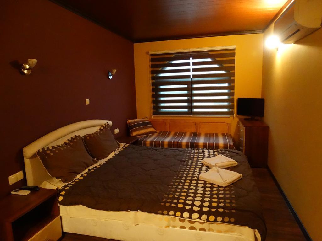 ספרבה בניה Guest House Ivel מראה חיצוני תמונה